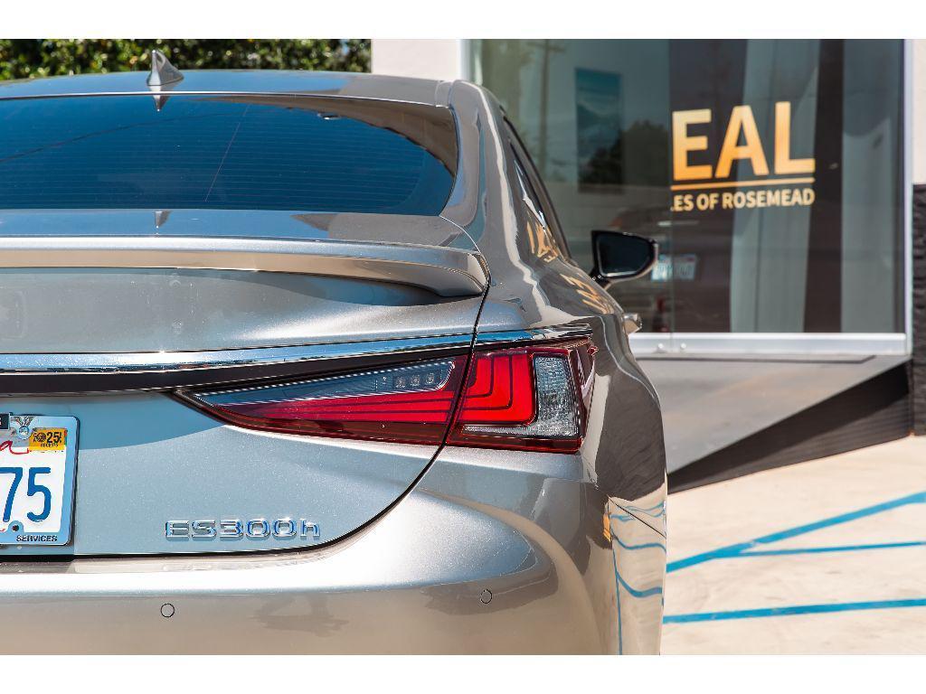 used 2019 Lexus ES 300h car, priced at $20,699