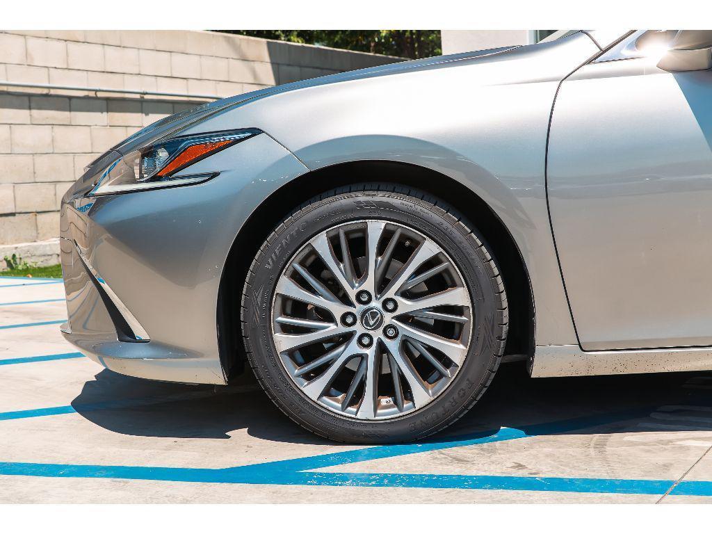 used 2019 Lexus ES 300h car, priced at $20,699