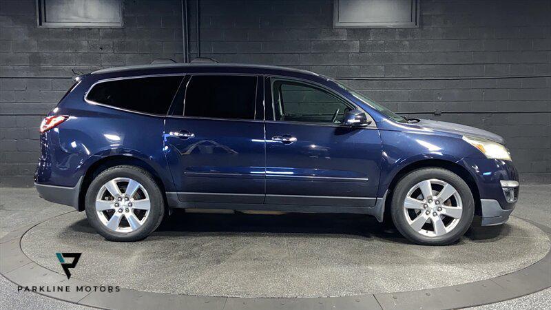 used 2015 Chevrolet Traverse car, priced at $7,000