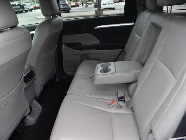 used 2019 Toyota Highlander car, priced at $21,490