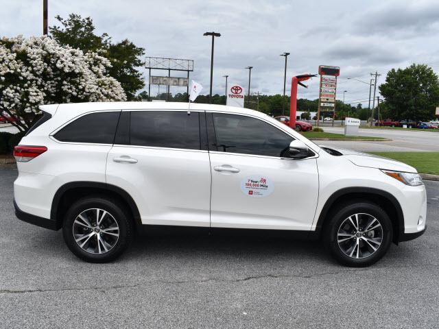 used 2019 Toyota Highlander car, priced at $21,490