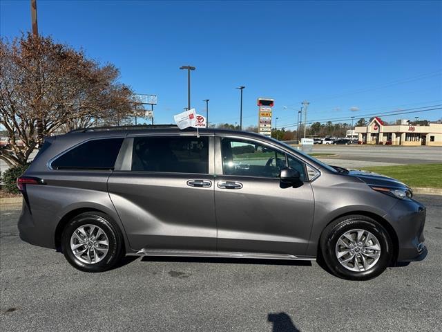 used 2022 Toyota Sienna car, priced at $42,980