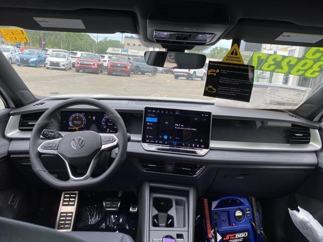 new 2025 Volkswagen Tiguan car, priced at $39,237