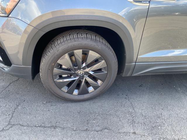 used 2022 Volkswagen Taos car