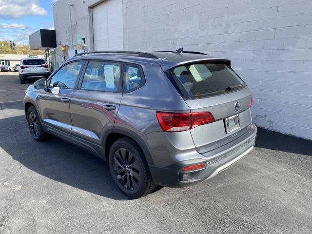 used 2022 Volkswagen Taos car