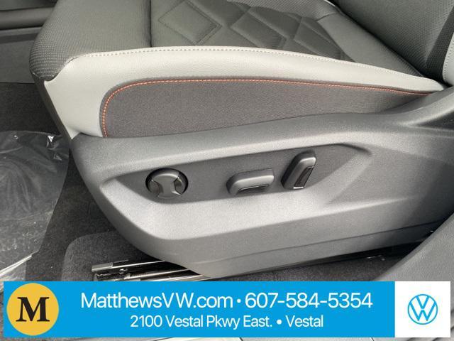 new 2025 Volkswagen Atlas car, priced at $48,404