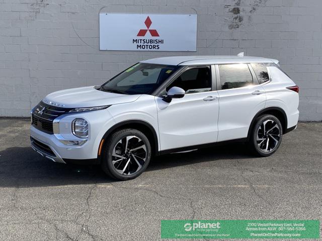 new 2024 Mitsubishi Outlander car, priced at $36,015