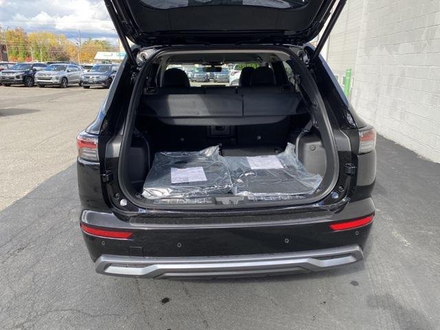 new 2025 Mitsubishi Outlander car, priced at $38,065