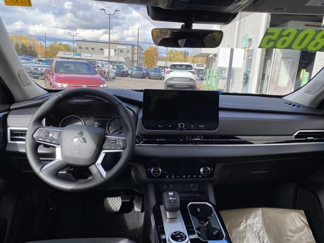 new 2025 Mitsubishi Outlander car, priced at $38,065