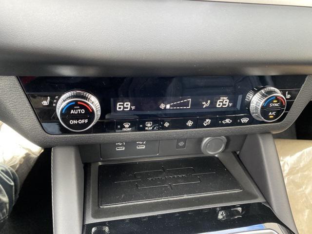 new 2025 Mitsubishi Outlander car, priced at $38,065