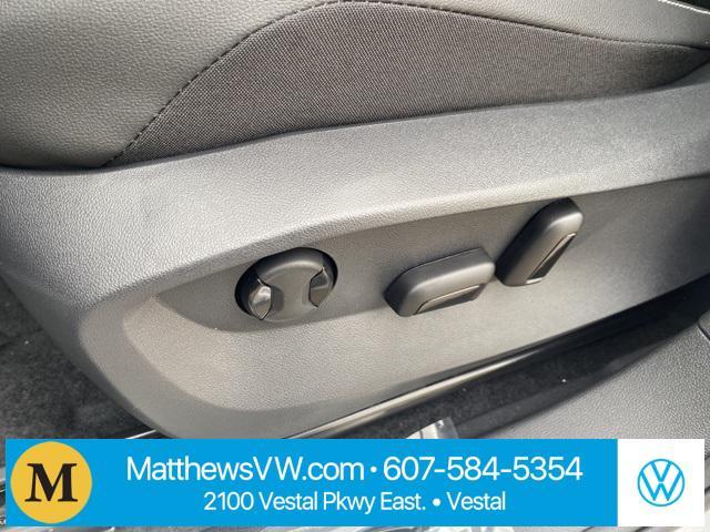 new 2024 Volkswagen Tiguan car, priced at $36,958