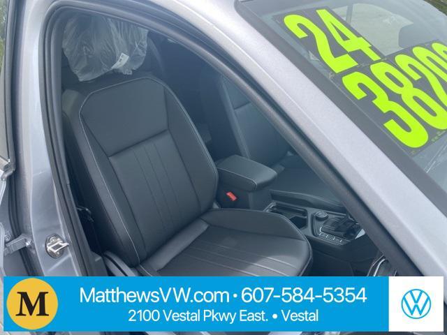 new 2024 Volkswagen Tiguan car, priced at $36,958