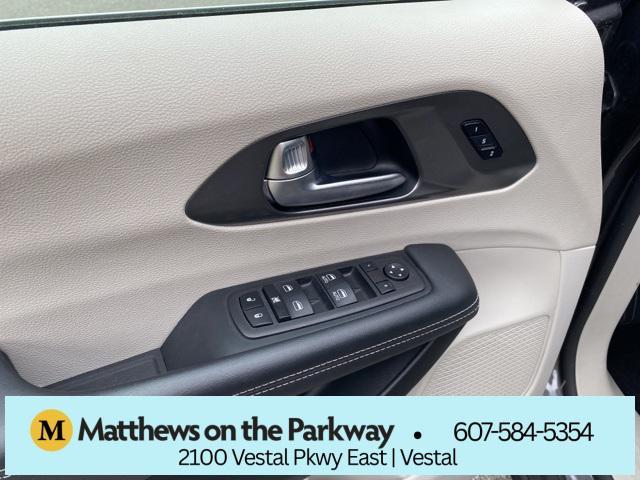 used 2023 Chrysler Pacifica car, priced at $25,983