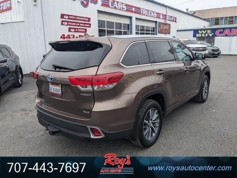 used 2018 Toyota Highlander Hybrid car, priced at $30,995