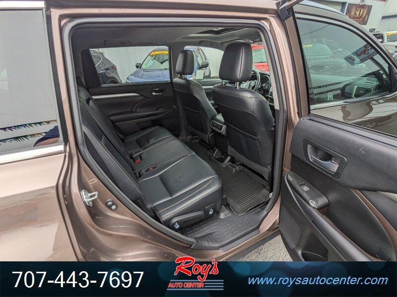 used 2018 Toyota Highlander Hybrid car, priced at $30,995