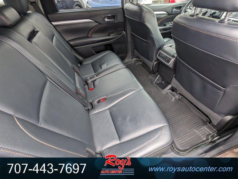used 2018 Toyota Highlander Hybrid car, priced at $30,995