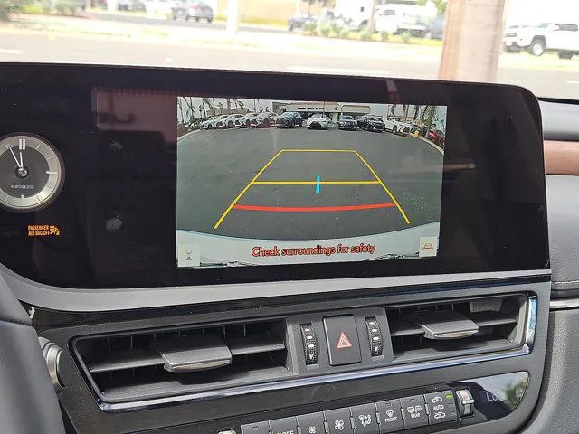 new 2025 Lexus ES 300h car, priced at $48,069