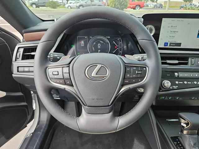 new 2025 Lexus ES 300h car, priced at $48,069