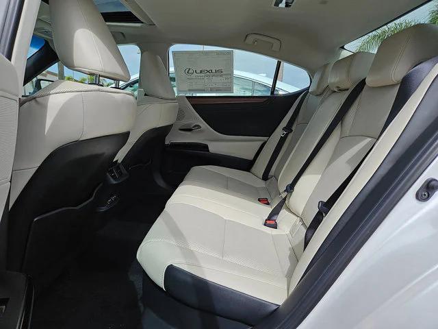 new 2025 Lexus ES 300h car, priced at $48,069