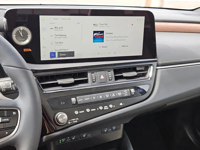 new 2025 Lexus ES 300h car, priced at $48,069
