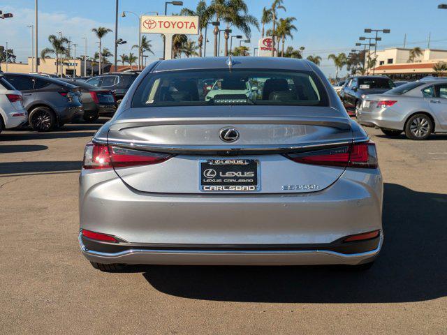 new 2025 Lexus ES 300h car, priced at $53,433