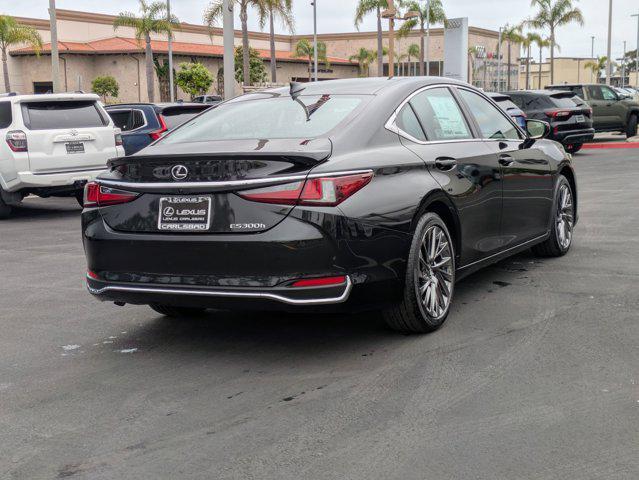 new 2025 Lexus ES 300h car, priced at $56,154