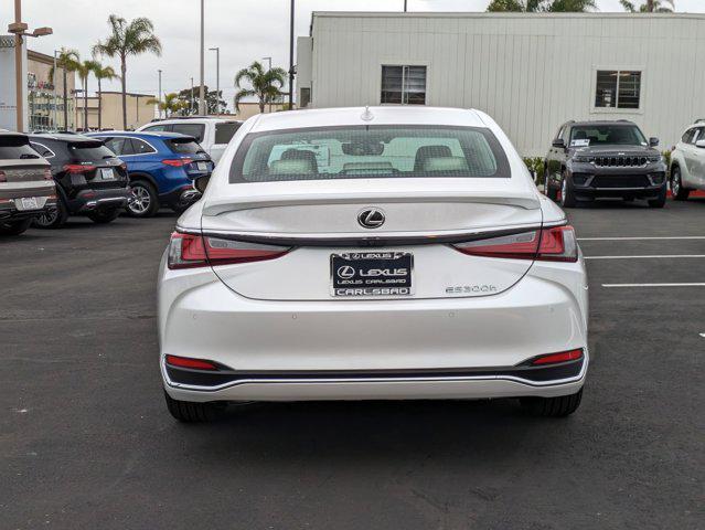 new 2025 Lexus ES 300h car, priced at $48,565