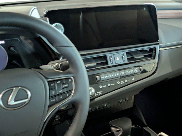new 2025 Lexus ES 300h car, priced at $47,652