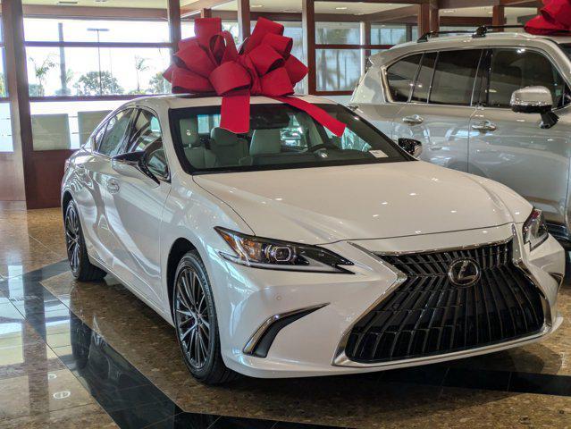 new 2025 Lexus ES 300h car, priced at $47,652