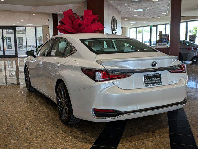 new 2025 Lexus ES 300h car, priced at $47,652