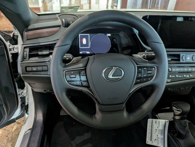 new 2025 Lexus ES 300h car, priced at $47,652