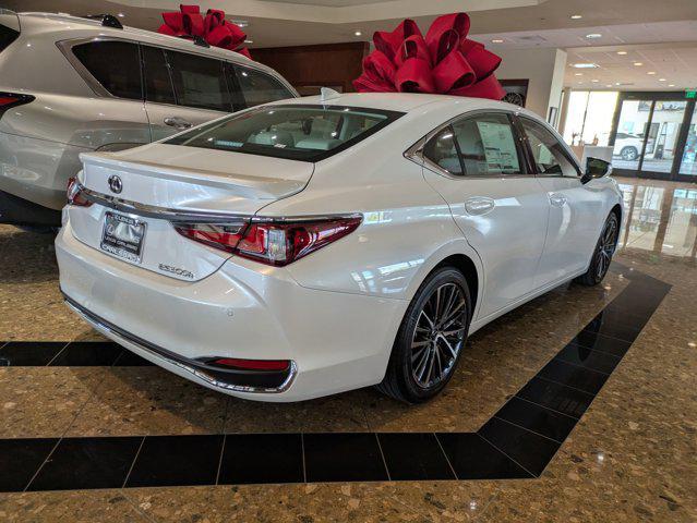 new 2025 Lexus ES 300h car, priced at $47,652
