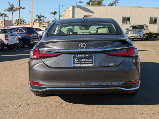 new 2025 Lexus ES 300h car, priced at $51,549