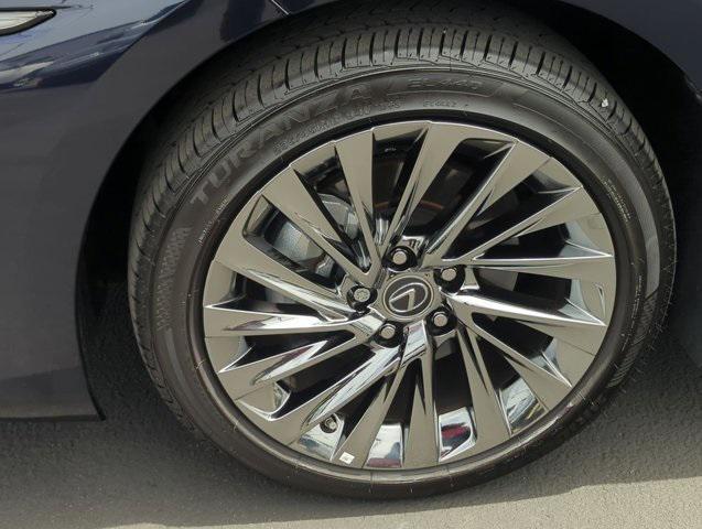 used 2025 Lexus ES 350 car, priced at $49,990