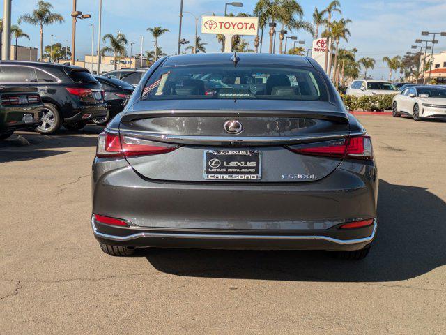 new 2025 Lexus ES 300h car, priced at $46,354