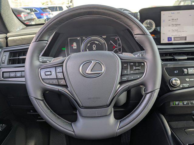new 2025 Lexus ES 300h car, priced at $53,033