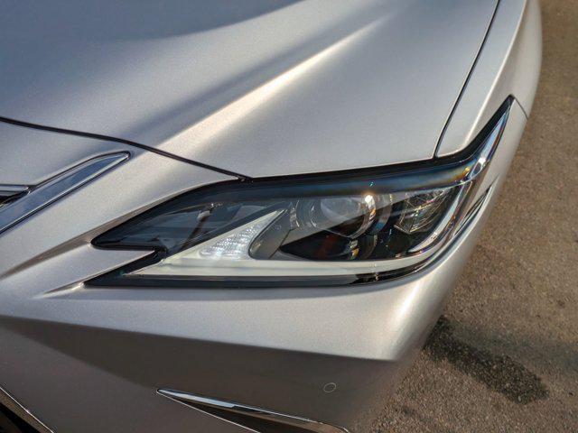 new 2025 Lexus ES 300h car, priced at $47,913