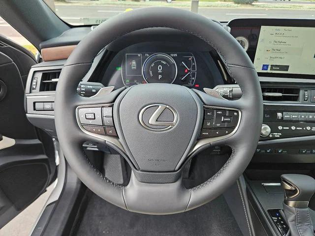 new 2025 Lexus ES 300h car, priced at $48,069