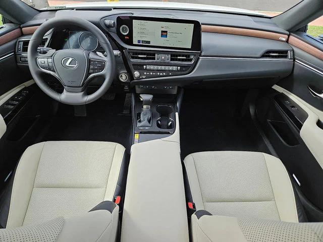 new 2025 Lexus ES 300h car, priced at $48,069