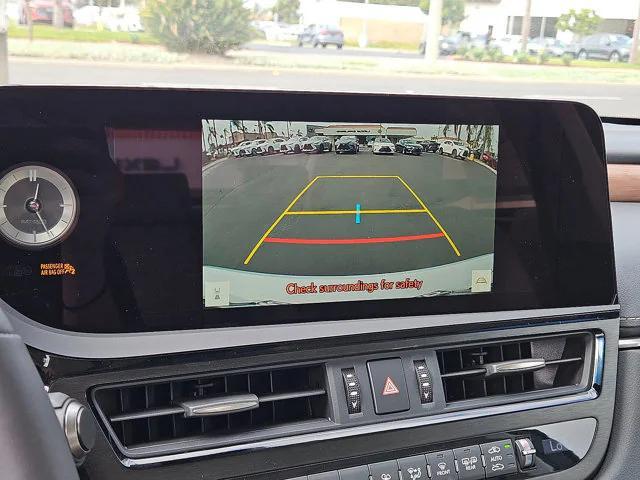 new 2025 Lexus ES 300h car, priced at $48,069