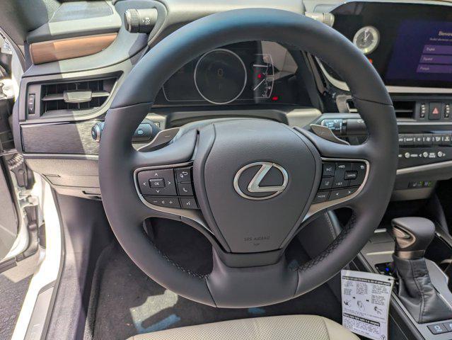 new 2025 Lexus ES 300h car, priced at $46,272