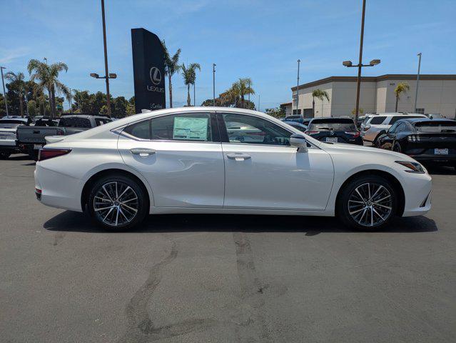 new 2025 Lexus ES 300h car, priced at $46,272