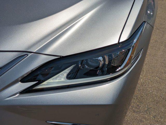 new 2025 Lexus ES 300h car, priced at $48,211