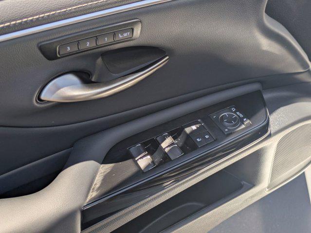 new 2025 Lexus ES 300h car, priced at $46,354