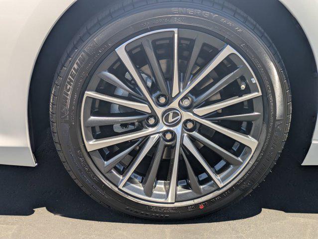new 2025 Lexus ES 300h car, priced at $46,354