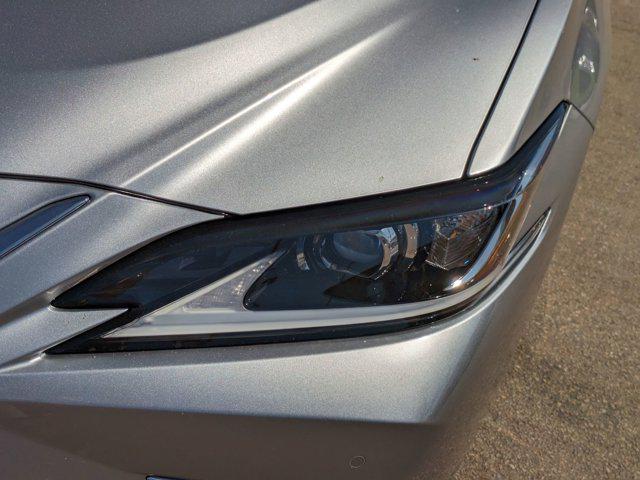 new 2025 Lexus ES 300h car, priced at $47,626