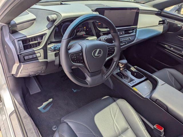 new 2025 Lexus ES 300h car, priced at $55,905