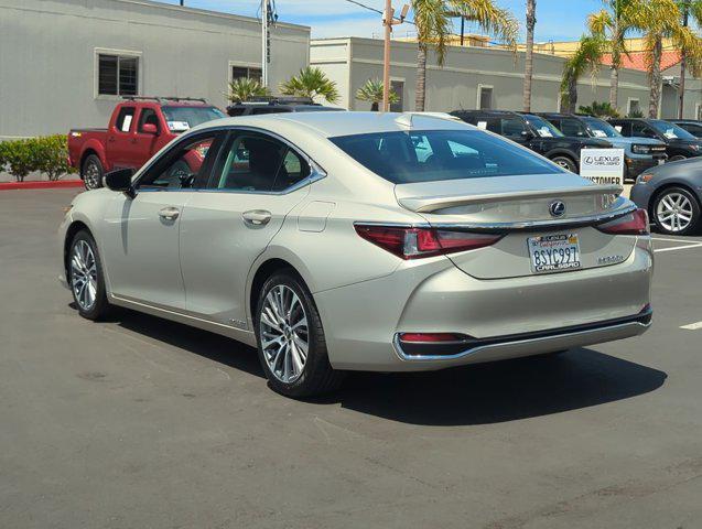 used 2020 Lexus ES 300h car, priced at $31,990