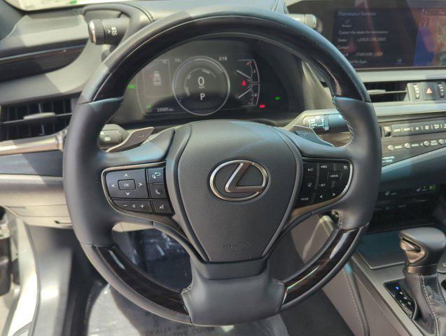 used 2020 Lexus ES 300h car, priced at $31,990