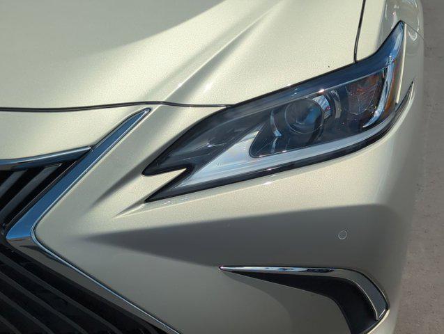 used 2020 Lexus ES 300h car, priced at $31,990